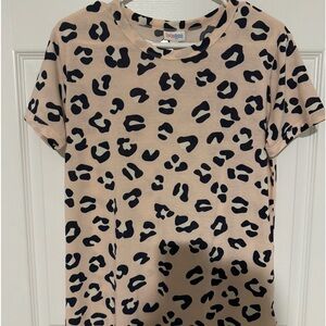 Lularoe leopard Liv T